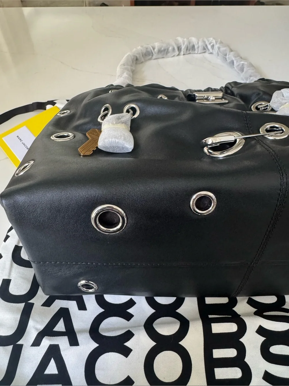 NWT Marc Jacobs The Grommet Charm Cristina Leather Tote - Picture 4 of 15